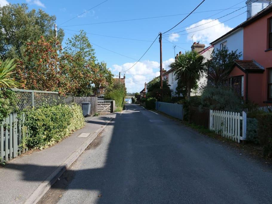 Rockhopper Cottage, Waldringfield ウッドブリッジ エクステリア 写真
