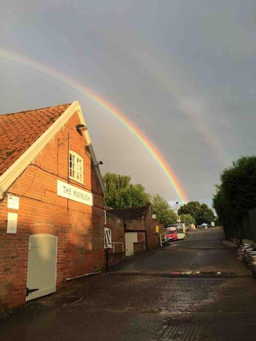 Rockhopper Cottage, Waldringfield ウッドブリッジ エクステリア 写真