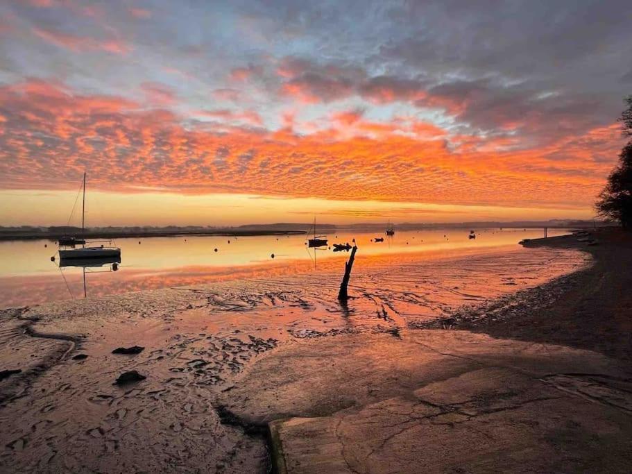 Rockhopper Cottage, Waldringfield ウッドブリッジ エクステリア 写真